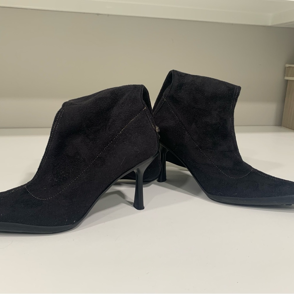 Anne Klein  black Suede boots